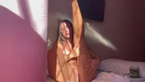 ItsLucesWorld Rubs Lotion On Her Big Curves - MyPornerLeak Leak