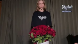 Wet rough sex for a bouquet of flowers on March 8th. Hit the jackpot on a datin - MyPornerLeak