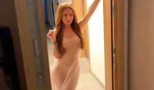Russian slut came to her neighbor to try his dick - MyPornerLeak