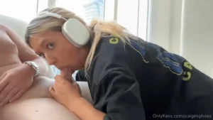 Sylvia Paige – Blowjobs While Headphones On - MyPornerLeak