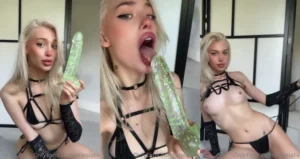 Alexandra Marianna Sucks Her Big Dildo - MyPornerLeak Leak